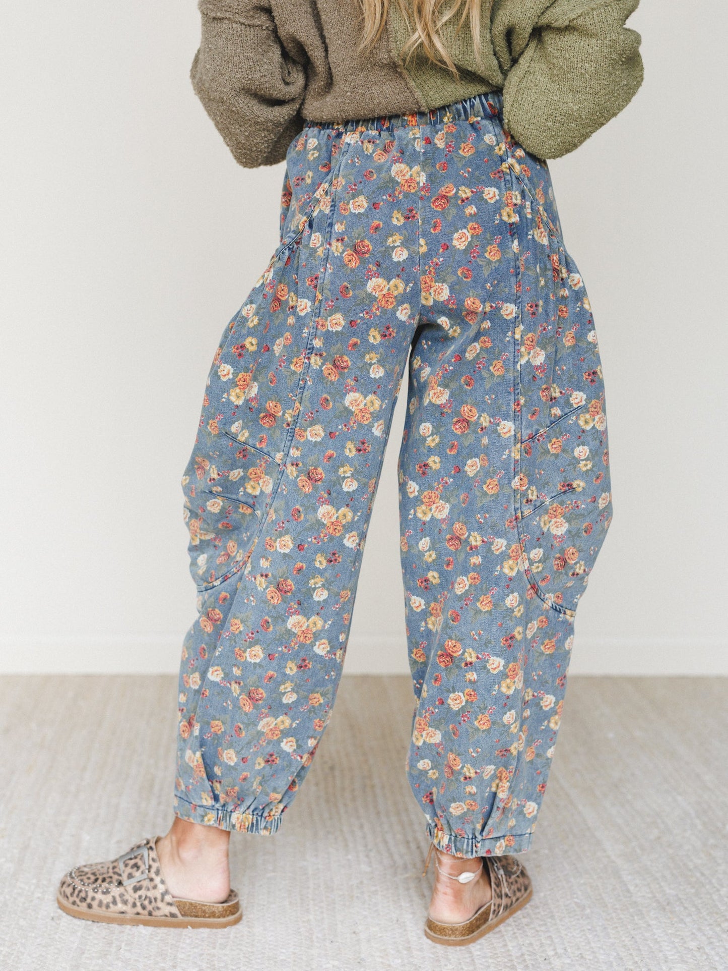 The Nest Nora Gathered Barrel Denim Pant - Denim Blue Floral