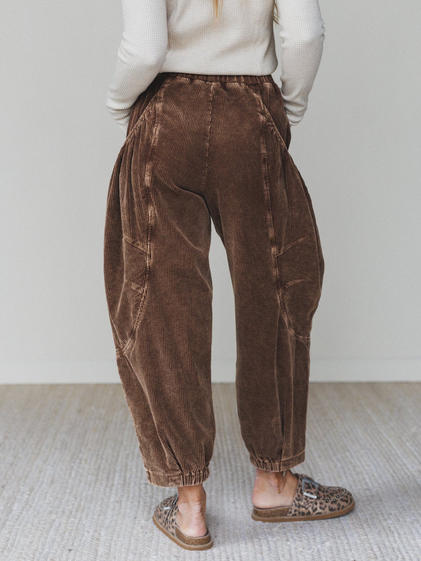 The Nest Nora Gathered Barrel Corduroy Pant - Brown