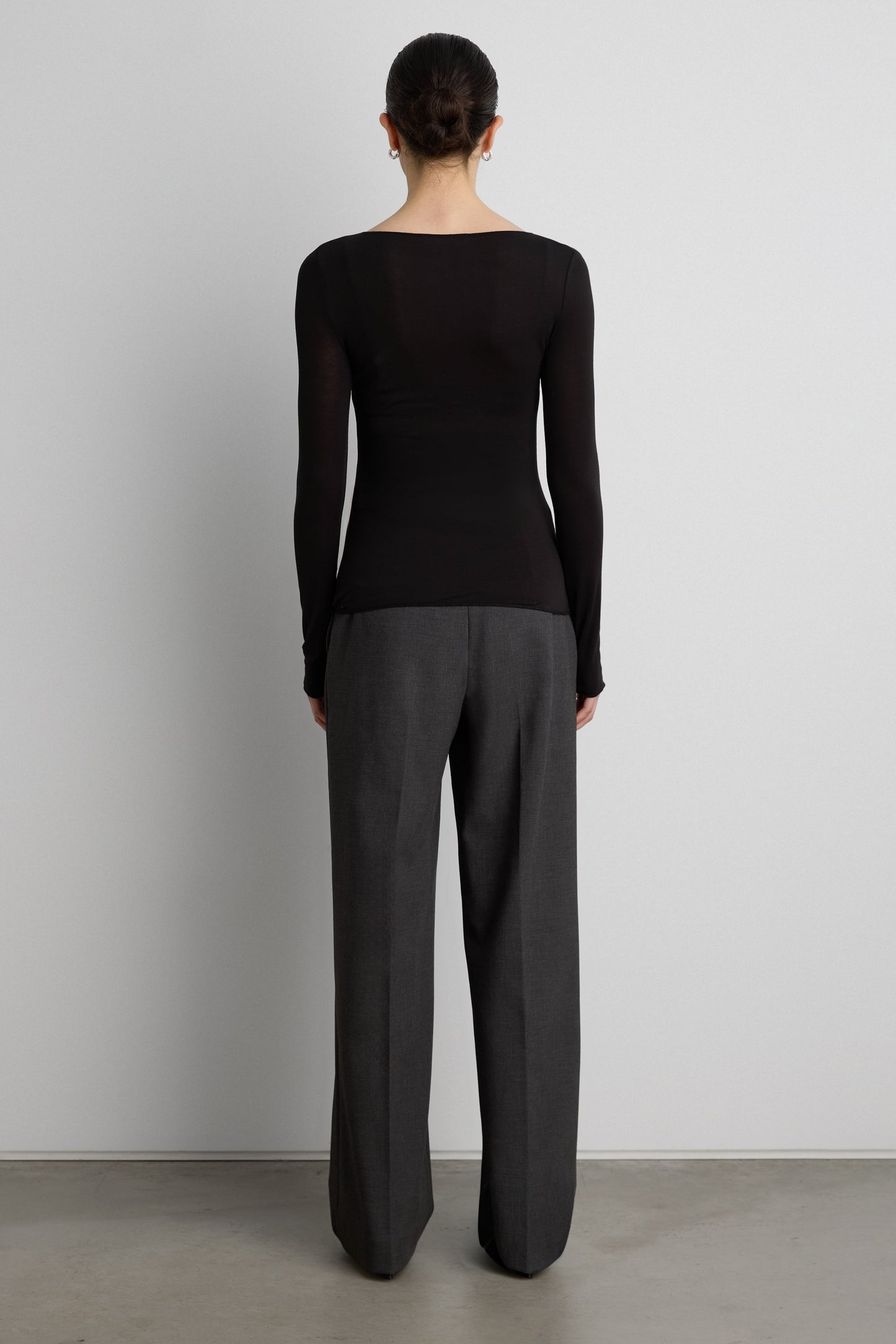 SHEER LIGHTWEIGHT BOAT NECK TOP