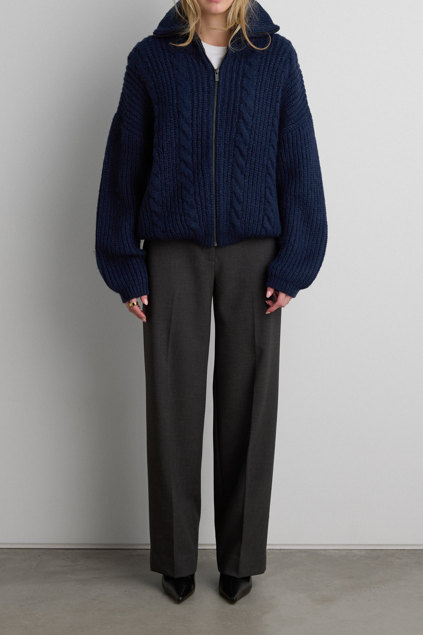 CABLE KNIT COLLARED CARDIGAN