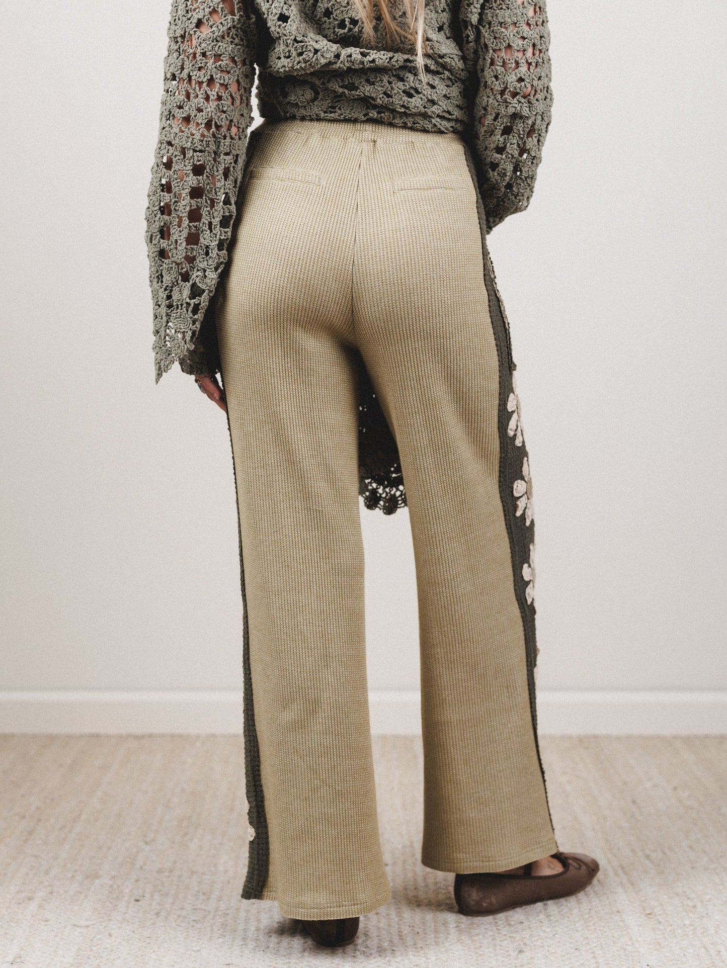 Flower Fields Large Pocket Pants - Sage