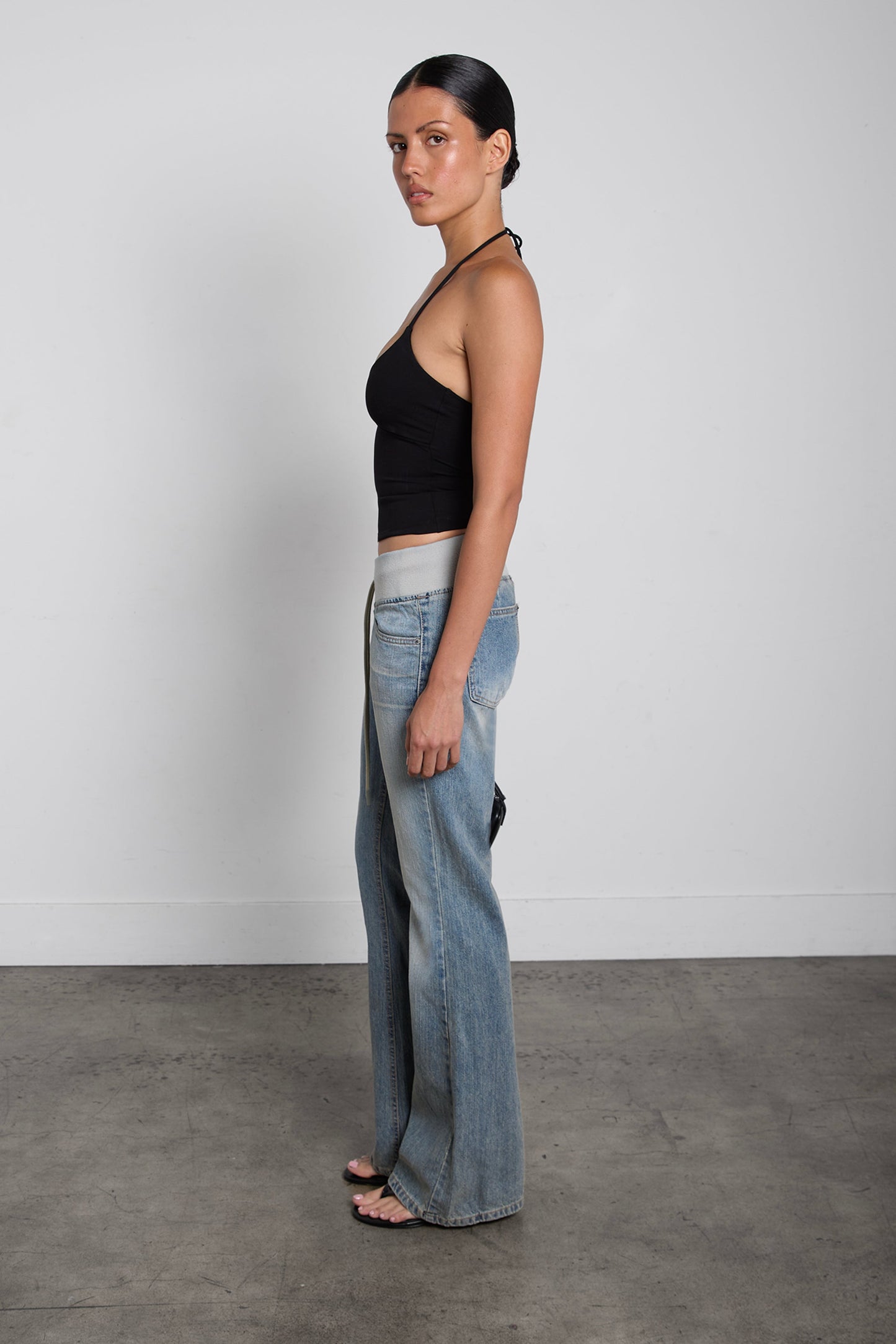 LOW RISE BOOTCUT JEAN