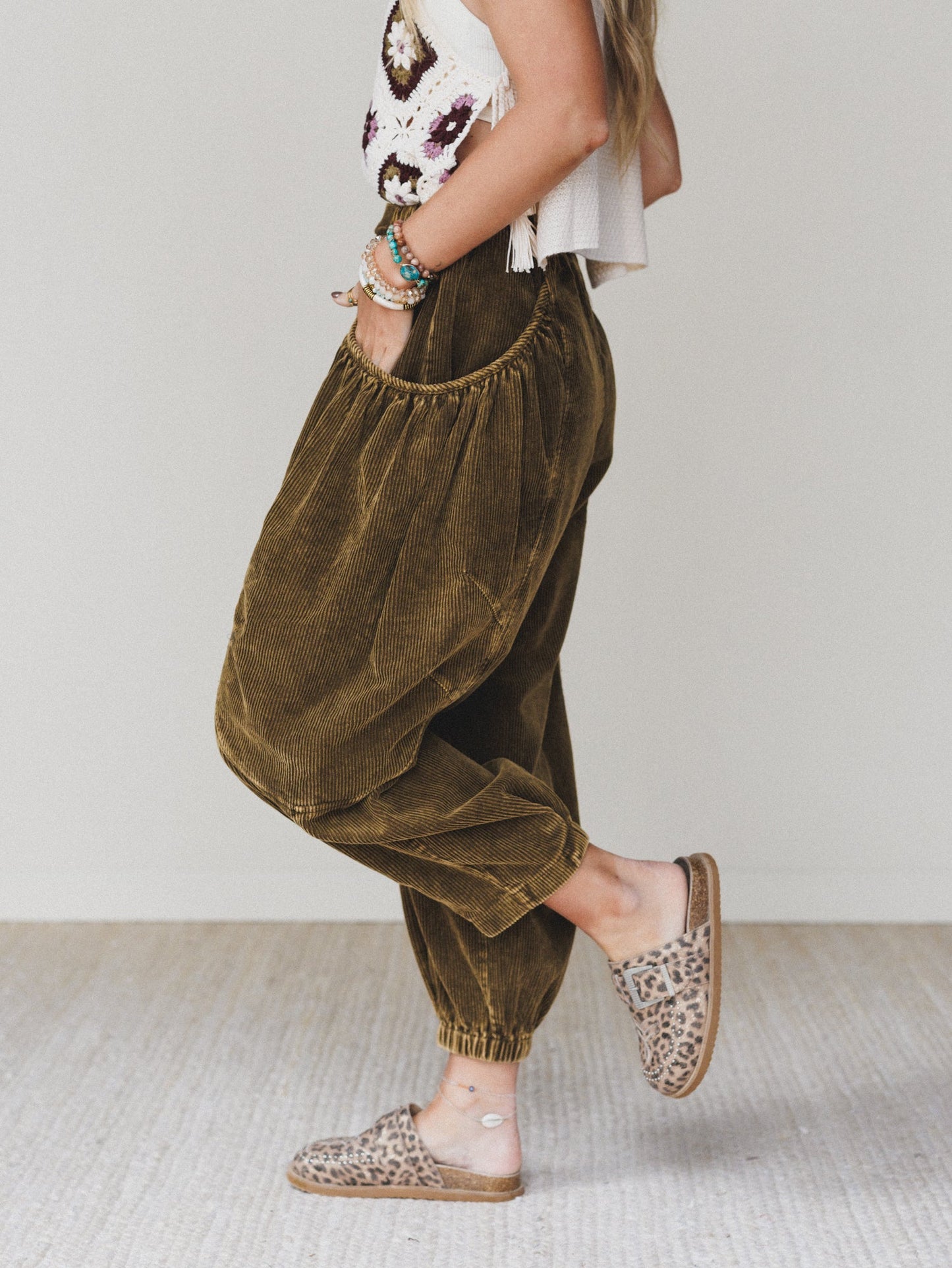 The Nest Nora Gathered Barrel Corduroy Pant - Olive