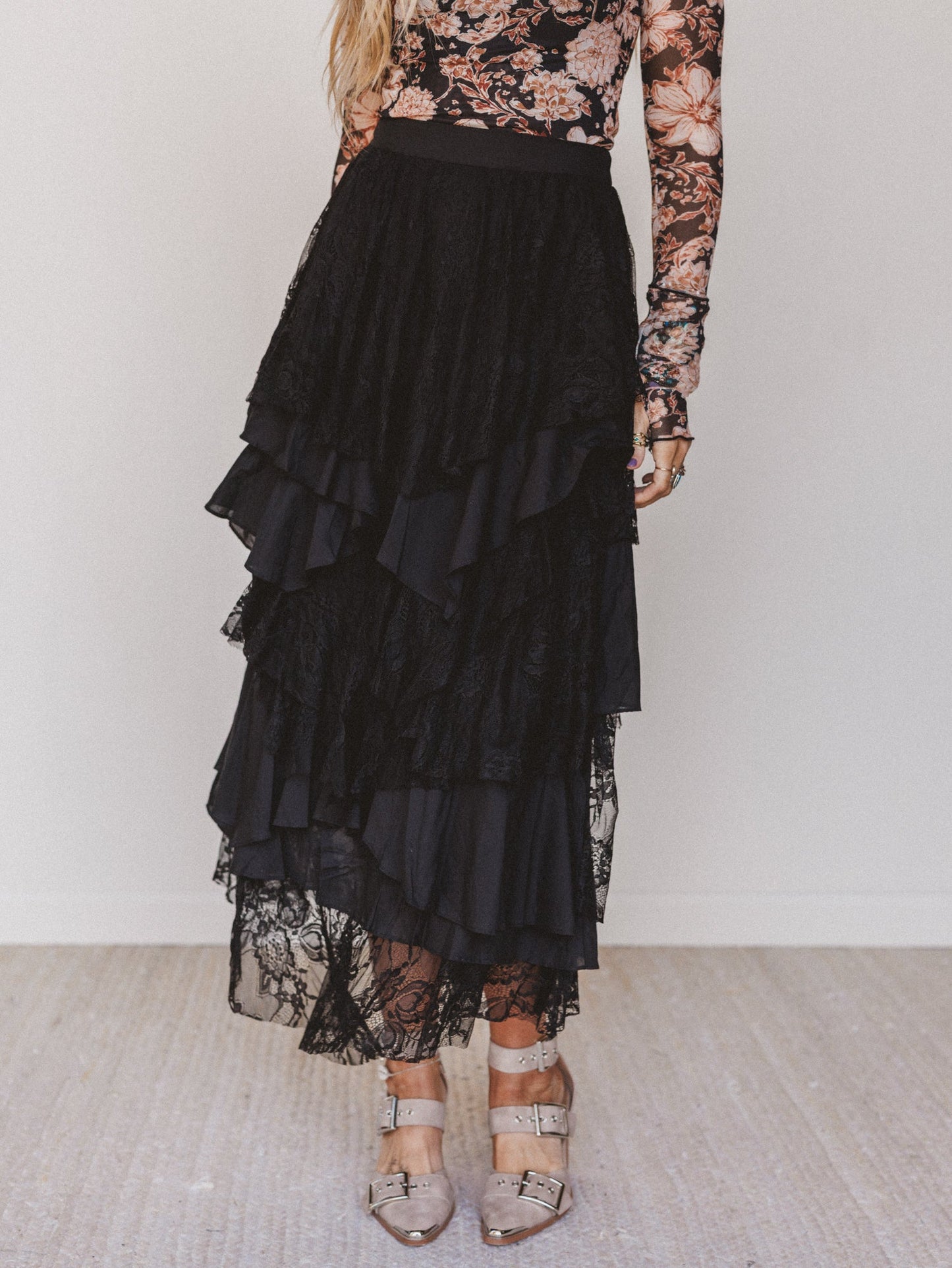 Quiet Getaway Lace Maxi Skirt - Black