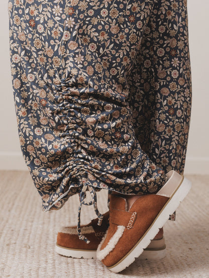 The Nest Pushing Daisies Drawstring Pants - Charcoal