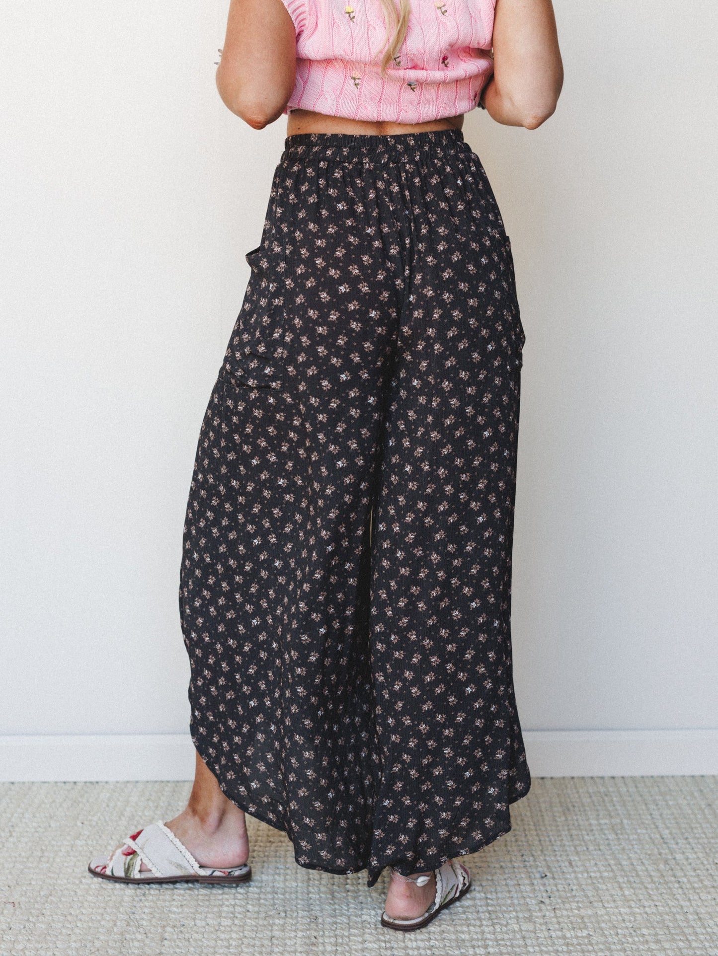 The Nest Wandering Flower Side Slit Pant - Iron