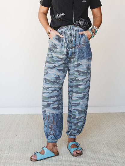 The Nest Weekend Warrior Joggers - Blue Camo