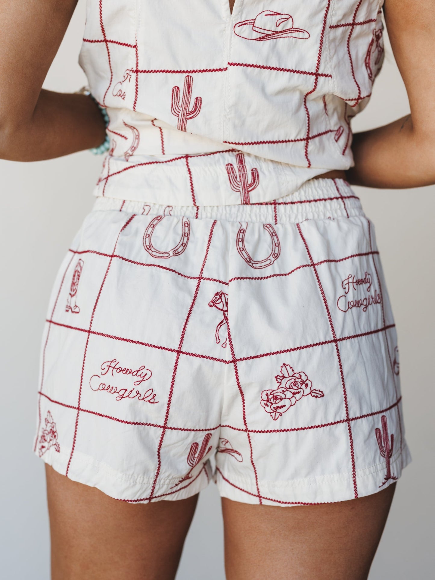 Western Moment Shorts - Cherry Wood Cream