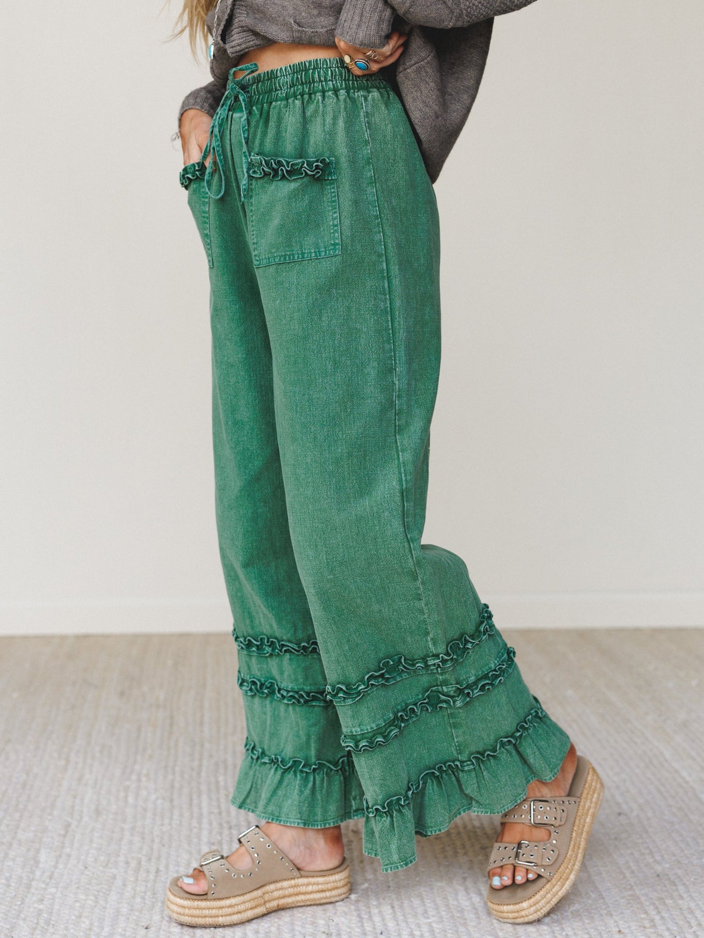 Chase The Horizon Ruffle Pants - Green