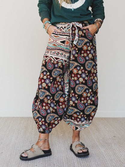 Groovy Effect Pants - Black Multi