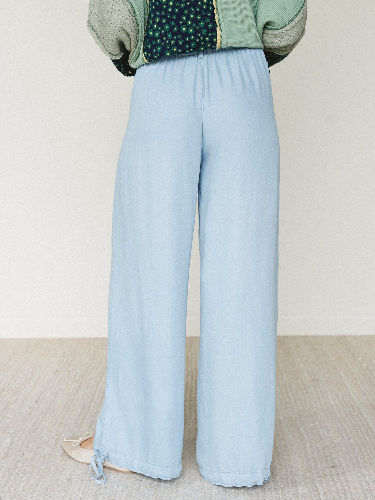 East Bay Loose Fit Cargo Jeans - Light Wash