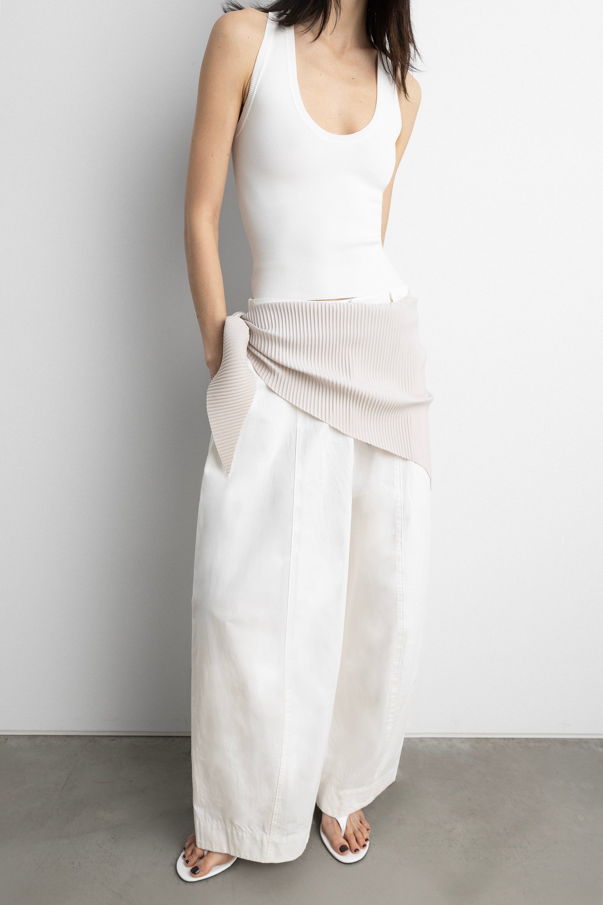 PLEATED KNIT SCARF