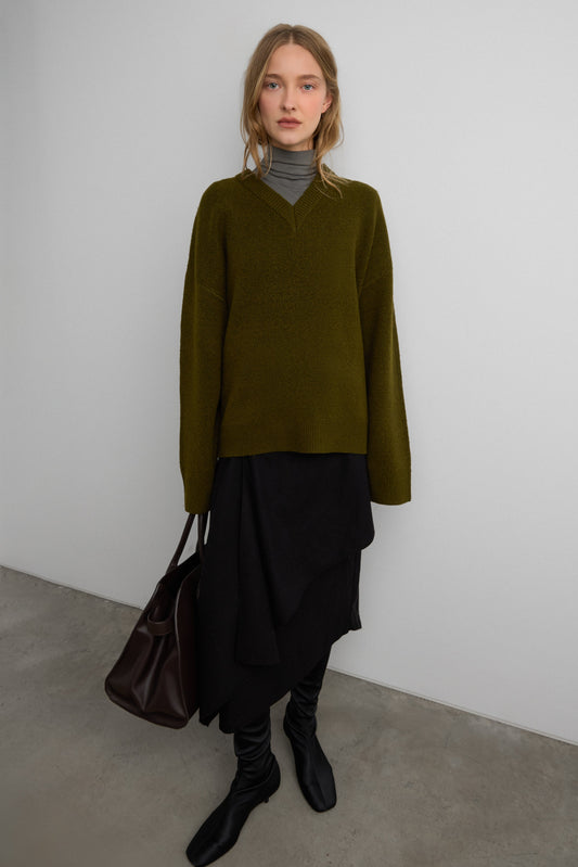 V-NECK SWEATER
