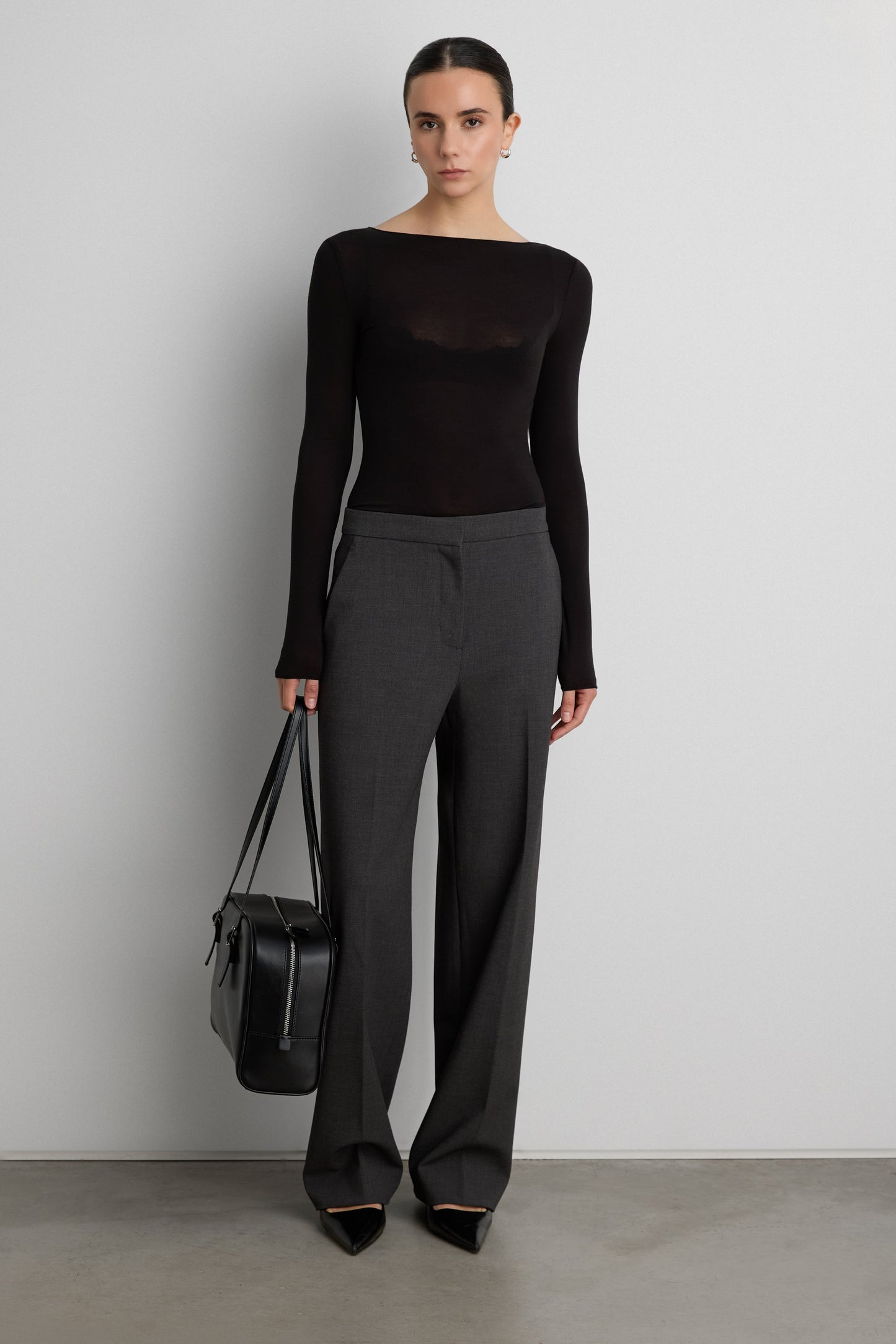 SHEER LIGHTWEIGHT BOAT NECK TOP