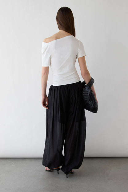 BOAT NECK TOP WITH SHIRRED SIDE DETAIL