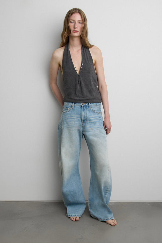 V-NECK SLEEVELESS TOP