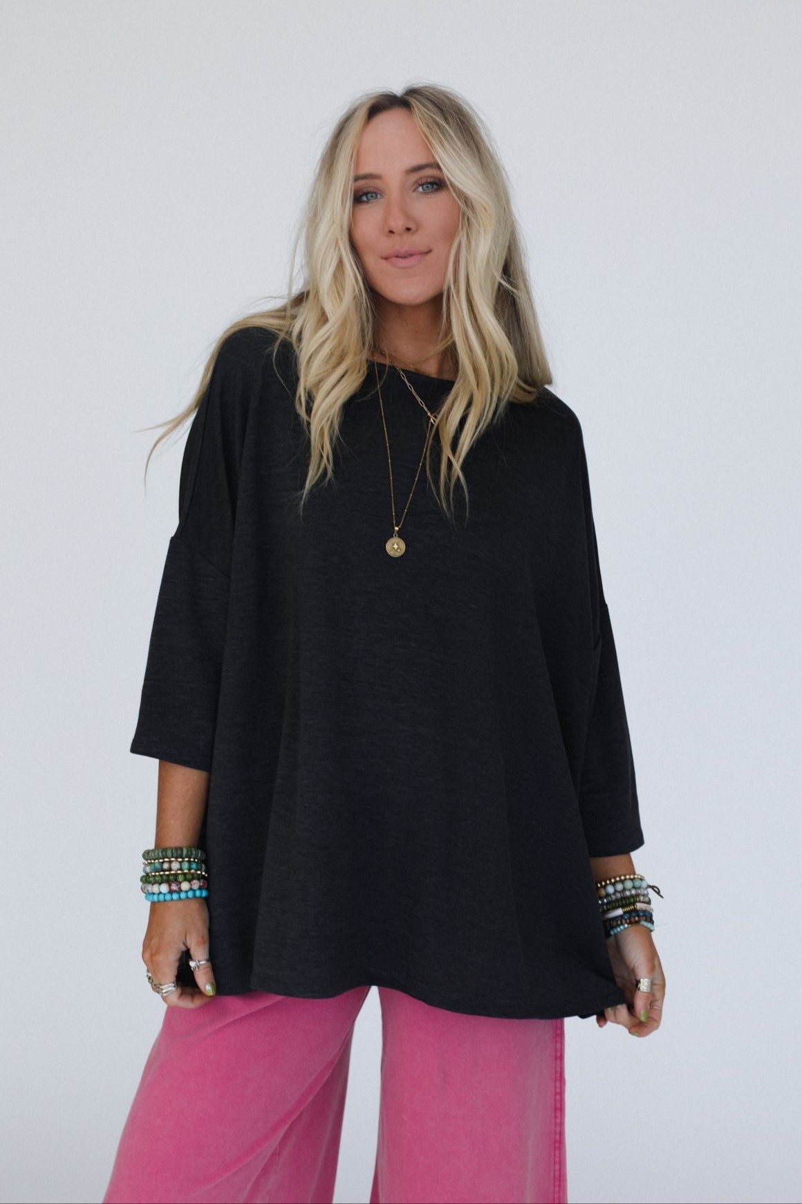 The Nest Sunday Stroll Oversized Tee - Black